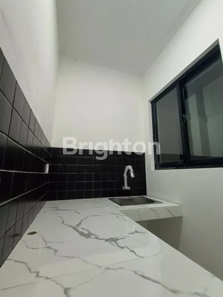 image RUMAH MODERN STRATEGIS DI BINTARO (4)