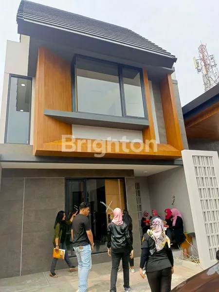 ANANDA TERRACE MODERN TROPICAL HOUSE CIPUTAT