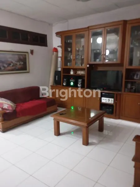 image RUMAH BESAR DAN BAGUS RAWA BUAYA (2)