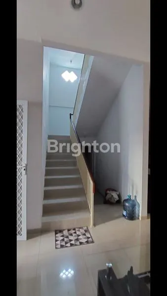 image DIJUAL RUMAH 3 LANTAI MODERN — SUNTER AGUNG (3)