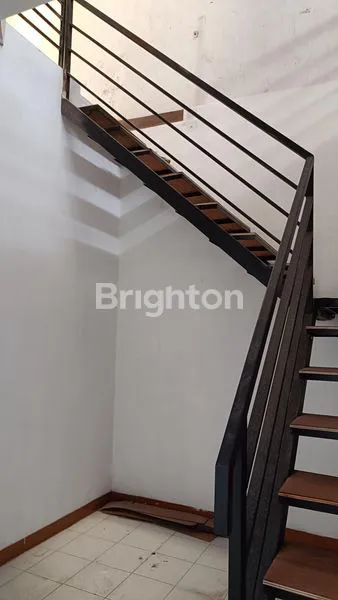 image DIJUAL RUMAH TAMAN HOLIS INDAH (4)