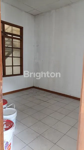 image DIJUAL RUMAH TAMAN HOLIS INDAH (2)