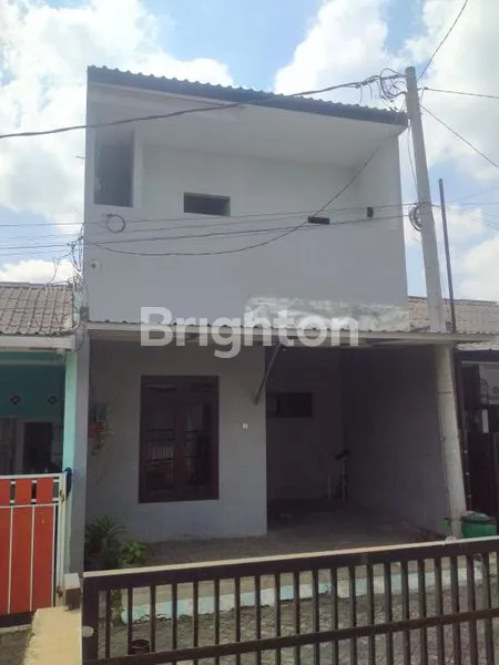 image RUMAH DI PERUMAHAN BUMI MONDOROKO RAYA SINGOSARI (1)
