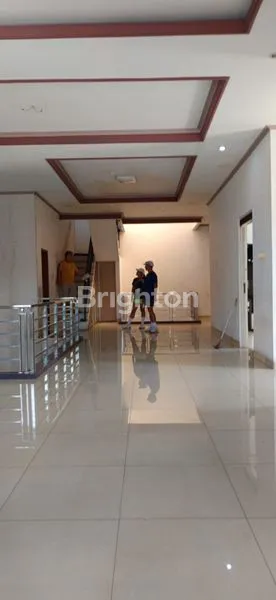 image RUMAH MEWAH TKI 3 ,NYAMAN UNTUK TEMPAT TINGGAL (3)