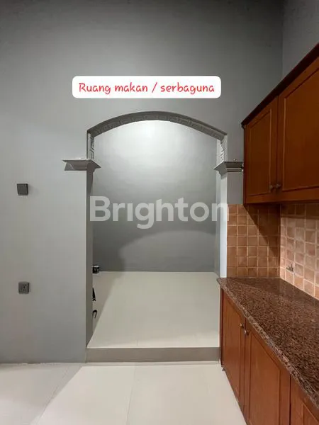 image RUMAH BARU GRESS SIAP HUNI LOKASI SANGAT STRATEGIS (8)