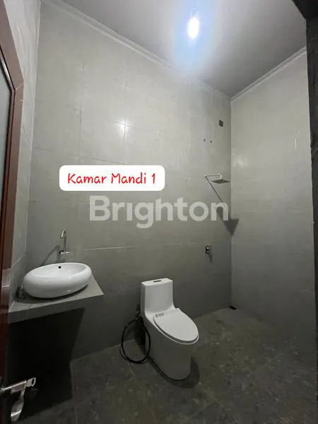 image RUMAH BARU GRESS SIAP HUNI LOKASI SANGAT STRATEGIS (3)