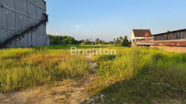 image LAHAN KOSONG STRATEGI DI YOS SUDARSO (3)