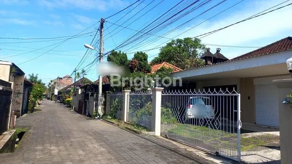 DIJUAL CEPAT TURUN HARGA!! RUMAH LUAS & STRATEGIS DI PUSAT KOTA DENPASAR – COCOK UNTUK USAHA / TEMPAT TINGGAL