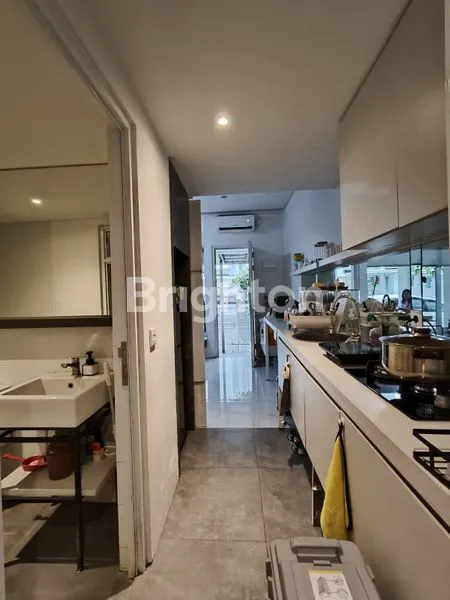 image RUMAH MUNGIL FULL FURNISHED DI BSD, BANGUNAN 2 LANTAI. TURUN HARGA 1,2 M -> 1,1M -> 1 M (NEGO) (1)