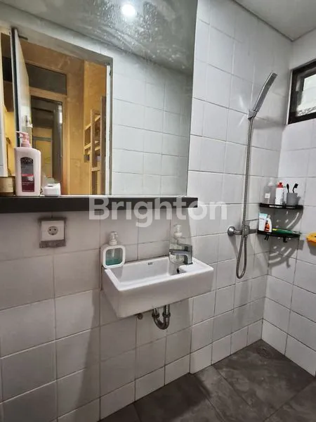 image RUMAH MUNGIL FULL FURNISHED DI BSD, BANGUNAN 2 LANTAI. TURUN HARGA 1,2 M -> 1,1M -> 1 M (NEGO) (6)