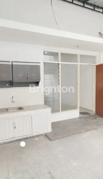 image RUKO SIAP HUNI LOKASI SANGAT STRATEGIS DAN KOMERSIAL (3)