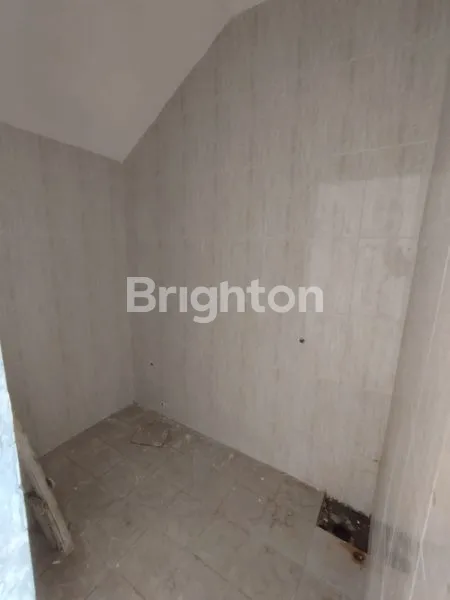 image 2 RUKO GANDENG 2,5 LANTAI SIAP HUNI– PLUIT KARANG AYU (8)