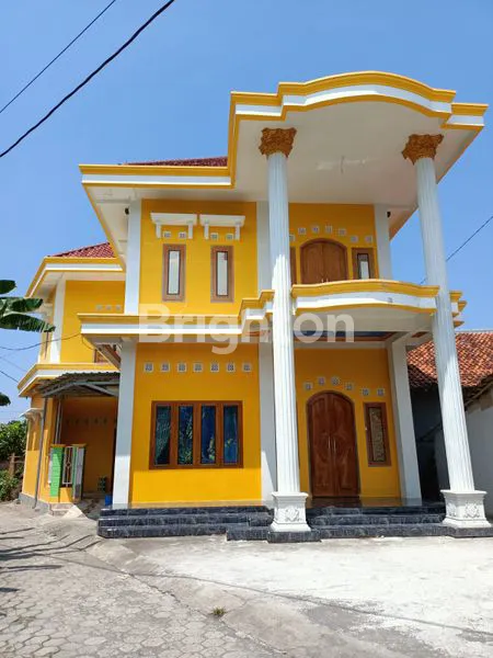 RUMAH 2LT MURAH STRATEGIS ISTIMEWA  SIAP HUNI TEPI JALAN RAYA SEMARANG-KENDAL