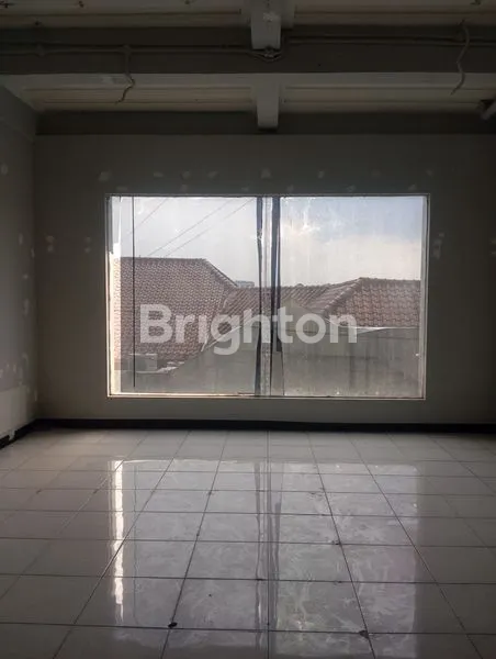 image RUKO 3 LANTAI DI AMPERA JAKSEL. SIAP HUNI (5)