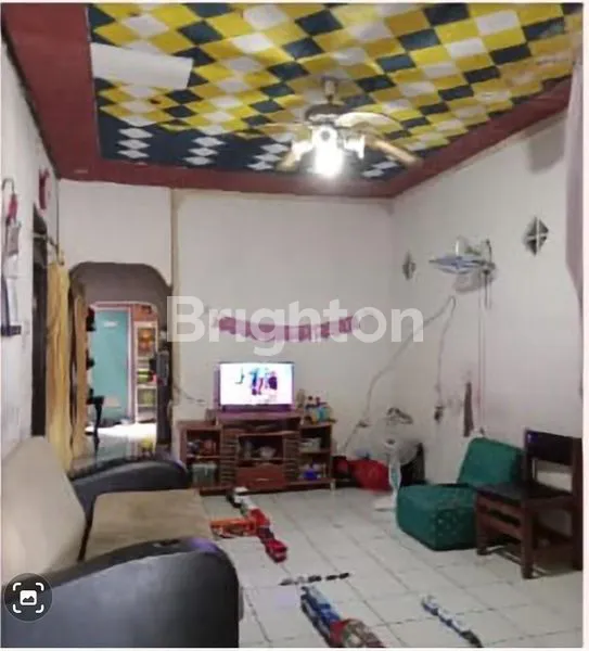 image RUMAH SANGAT STRATEGIS DEKAT KERAMAIAN KOTA TANJUNG BARAT (4)