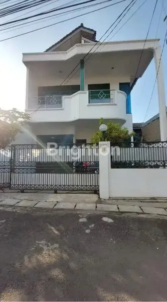 image RUMAH 2 LANTAI SIAP HUNI DI MERUYA SELATAN – LOKASI STRATEGIS DEKAT TOL & MALL (1)