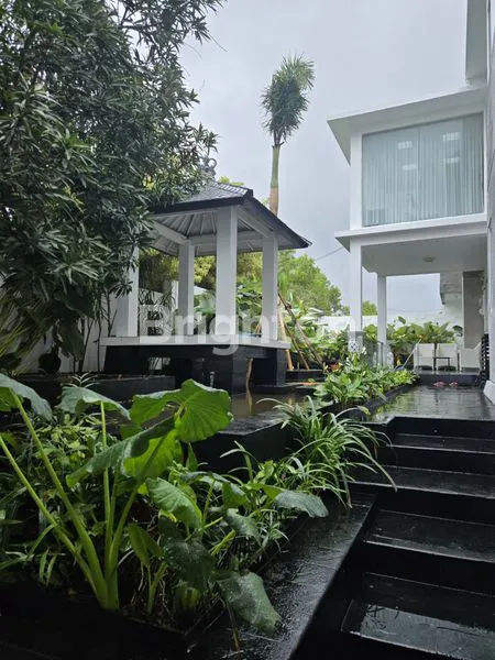 VILLA NYAMAN ,MEWAH DAN BERKELAS , TEMPAT HEALING, SANTAI DAN NYAMAN ,RUMAH VILLA CANTIK DIJUAL