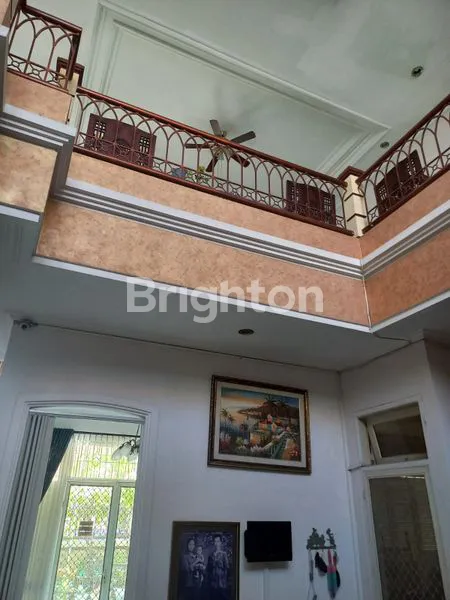 image MURAH RUNGKUT ASRI 2 LANTAI TERAWAT, ADA KOLAM RENANG, ASRI, CANTIK (3)