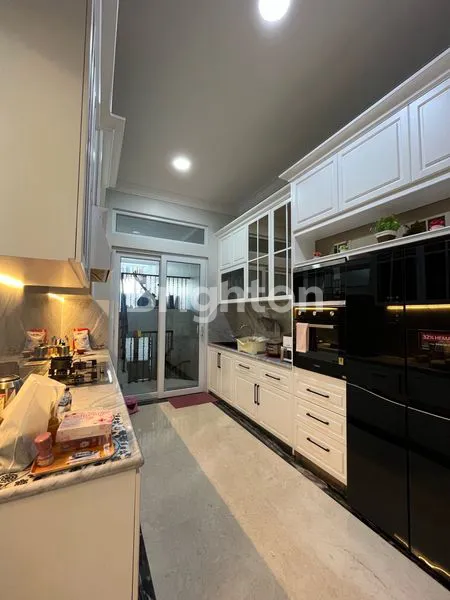 image RUMAH PIK MANYAR PERMAI FULL INTERIOR 7,5X22 (5)