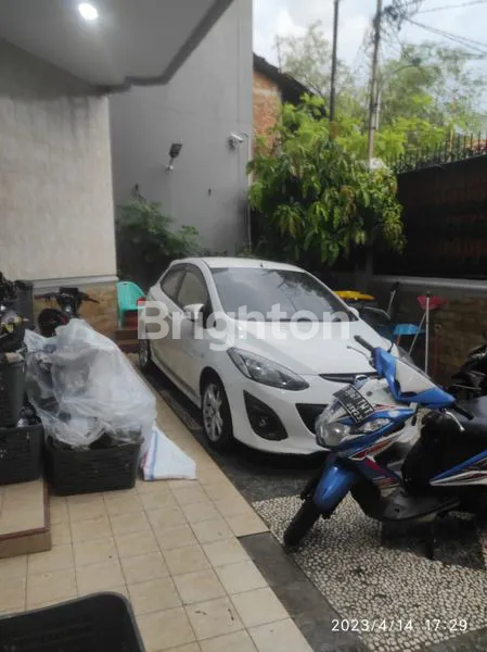 image RUMAH MEWAH PADEMANGAN UK 12X18 AKSES JALAN 2 MOBIL 11 KT 5 KM SEMI FURNISH HADAP UTARA JAKARTA UTARA (4)