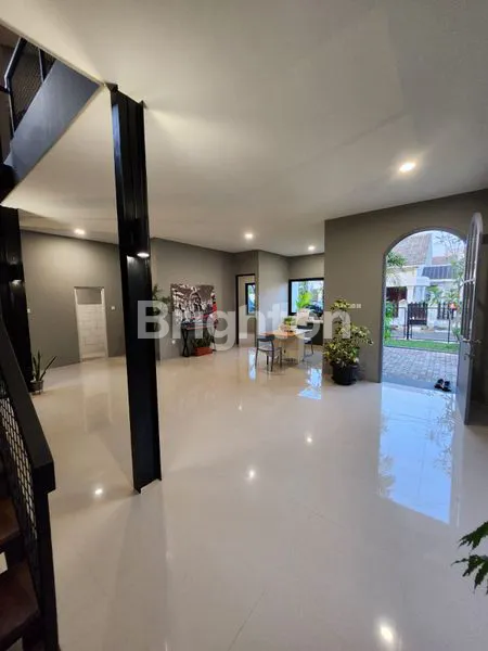 image RUMAH CAKEP BENER INDUSTRIAL MODERN CIATER PERMAI BSD (2)