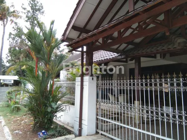 image RUMAH KLASIK NYAMAN, STRATEGIS TAMAN CILANDAK (2)
