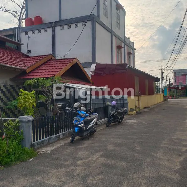 image RUMAH 2 LANTAI DI KAWASAN STRATEGIS JL. PARIT H. HUSIN 2, PONTIANAK (2)