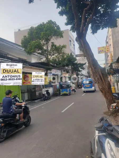 image RUMAH PINGGIR JALAN PADEMANGAN AKSES JALAN 2 MOBIL UK 13.5X21 HADAP TIMUR JAKARTA UTARA (1)