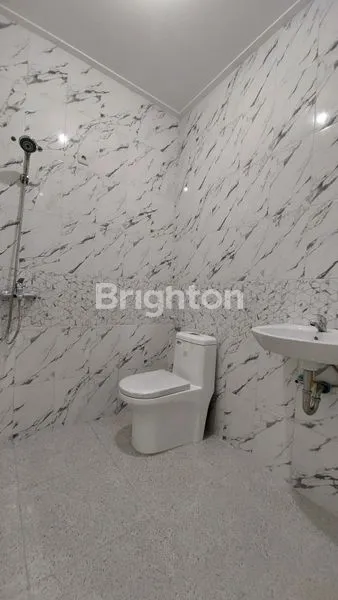 image RUMAH MEWAH 2 LANTAI SIAP HUNI DI DURI KEPA, JAKARTA BARAT (4)