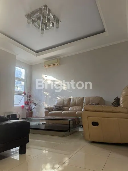 image RUMAH 2,5 LANTAI DI JALAN UTAMA TANJUNG BUNGA, DEKAT FASILITAS UNGGULAN (2)