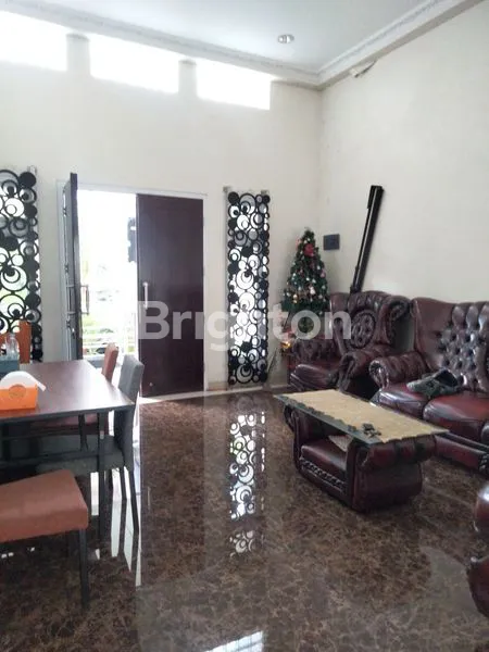 image RUMAH MEWAH JALAN BADAK SEMTIM (2)