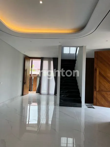 image RUMAH MODERN TROPICAL HOUSE WITH WATERFALL & POOLL DI MANYAR KERTOADI DEKAT KERTAJAYA, DHARMHUSADA, KAMPUS ITS  & GSLAXY MALL (8)