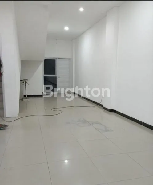 image  RUKO 3 UNIT, PINGGIR JALAN RAYA DAERAH PEMUKIMAN DAN PERUMAHAN PENDUDUK  (4)