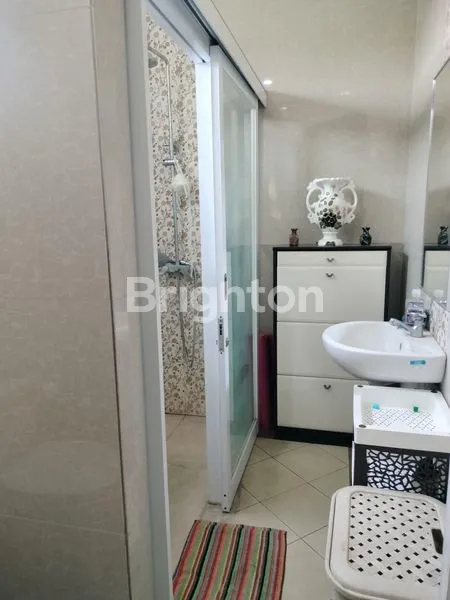 image RUMAH MEWAH DI METRO PERMATA, TANGERANG (2)