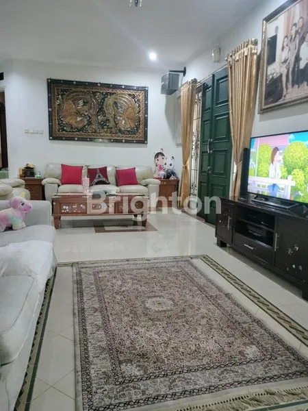 image RUMAH MEWAH DI METRO PERMATA, TANGERANG (1)