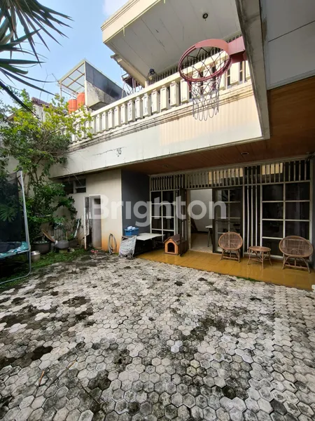 image RUMAH LUAS PONDOK INDAH DIJUAL 25 M (NEGO) LUAS TANAH 412 M KENCANA INDAH JAKARTA SELATAN   (3)