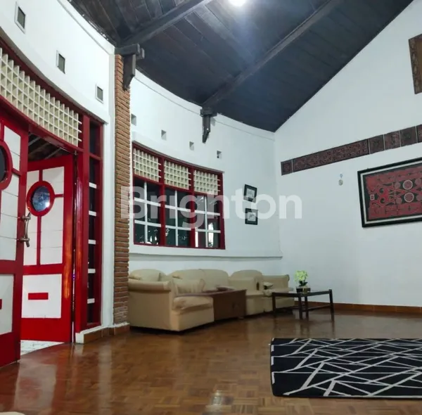 image VILLA MEWAH 8KT DI CISARUA - VIEW PEGUNUNGAN, 2 KOLAM RENANG (6)