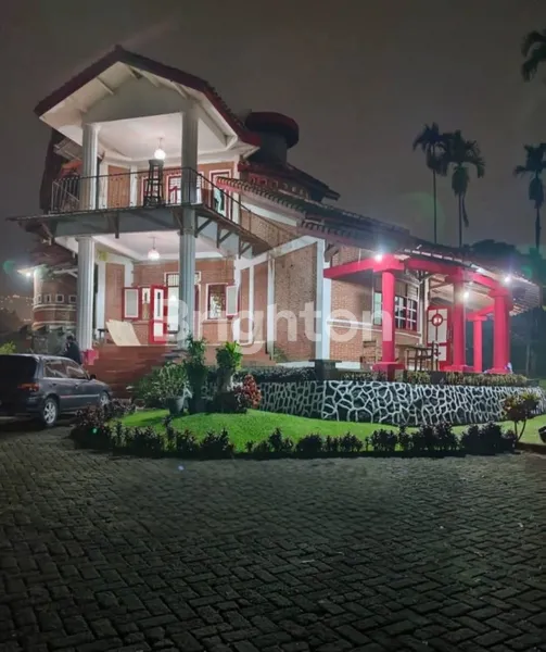 image VILLA MEWAH 8KT DI CISARUA - VIEW PEGUNUNGAN, 2 KOLAM RENANG (1)