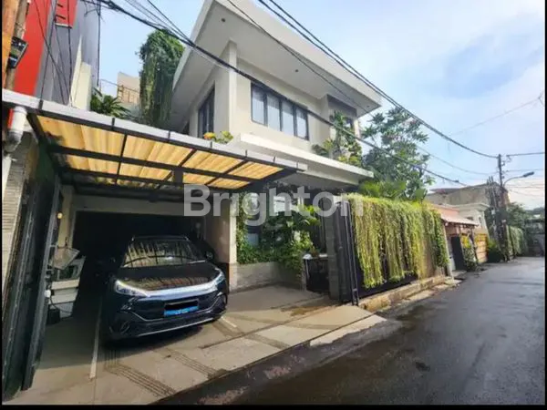 image RUMAH MODERN 3 LANTAI DILOKASI STRATEGIS DI SLIPI, JAKARTA BARAT.  (1)