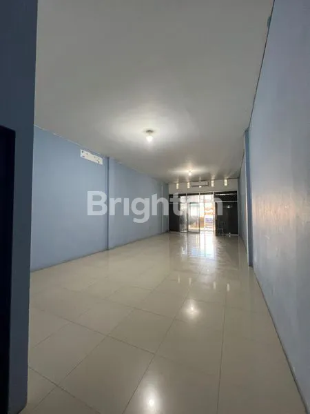 image DISEWAKAN RUKO CANTIK 2 LANTAI LOKASI STRATEGIS DI TENGAH KOTA SAMARINDA, JALAN AW.SYAHRANIE (3)