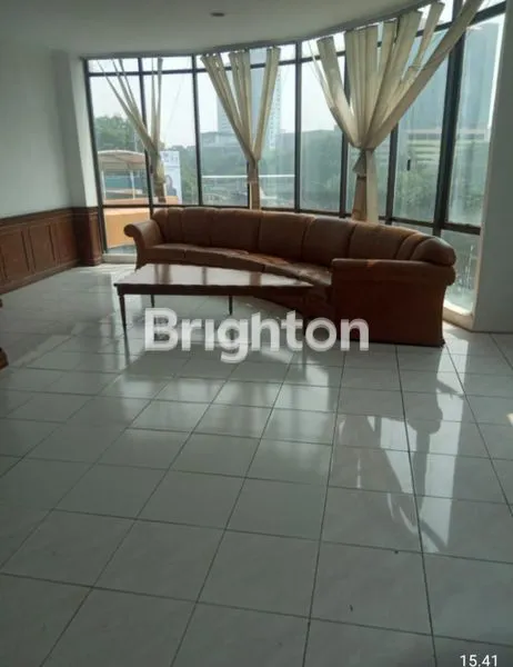 GEDUNG LIMA LANTAI LOKASI STRATEGIS GUNUNG SAHARI JAKARTA PUSAT