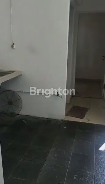 image RUMAH 2 LANTAI STRATEGIS DI JANTUNG KOTA SAMARINDA, KOMPLEK GRAND MAHAKAM CITY (4)