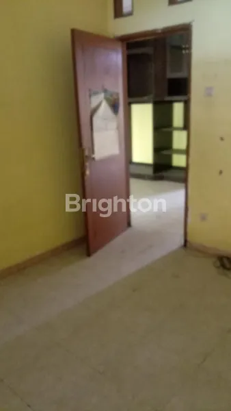 image RUMAH DI BABATAN PRATAMA LOKASI STRATEGIS DAN AKSES MUDAH (8)