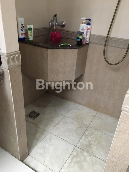 image RUMAH MEWAH SIAP HUNI FULL FURNISHED LOKASI STRATEGIS BABATAN PRATAMA (6)