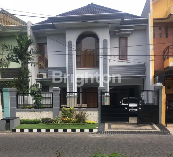 image RUMAH MEWAH SIAP HUNI FULL FURNISHED LOKASI STRATEGIS BABATAN PRATAMA (1)