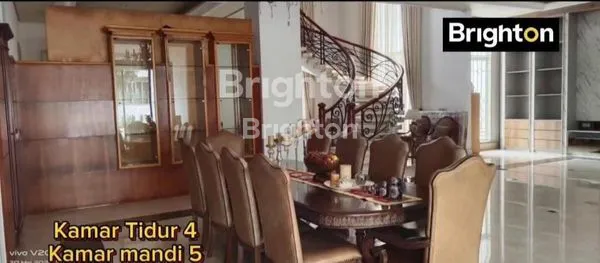 image RUMAH MEWAH DAN EXCLUSIVE GAYA EROPA TIGA LANTAI PLUIT JAKARTA UTARA (1)