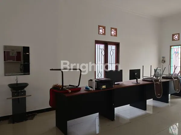 image RUMAH KANTOR MEWAH SIAP HUNI DI SAMARINDA UTARA, AKSES STRATEGIS (4)