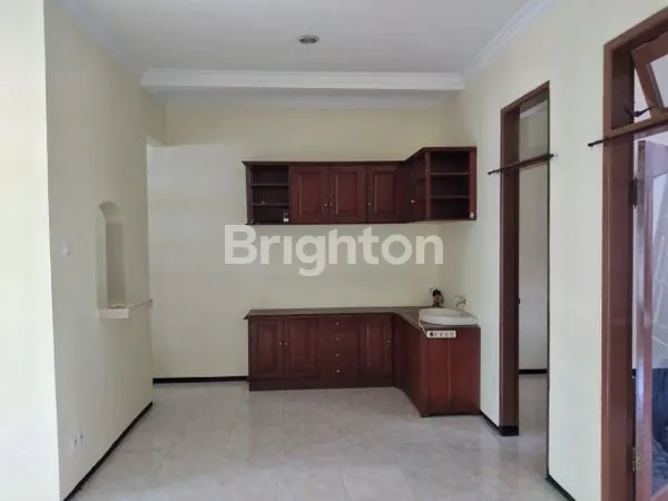 image RUMAH KLASIK 1 LANTAI SIAP HUNI (6)