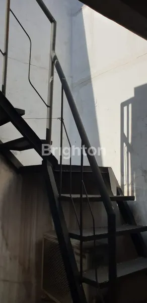 image RUMAH 2 LANTAI BABATAN PRATAMA (4)