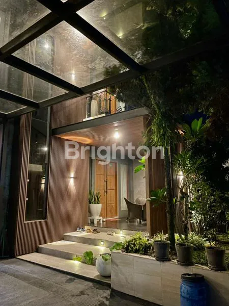 image RUMAH MEWAH ADA KOLAM RENANG BANYUMANIK SEMARANG  (3)